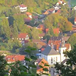 Freistehendes Mit Suedbalkon By Interhome *